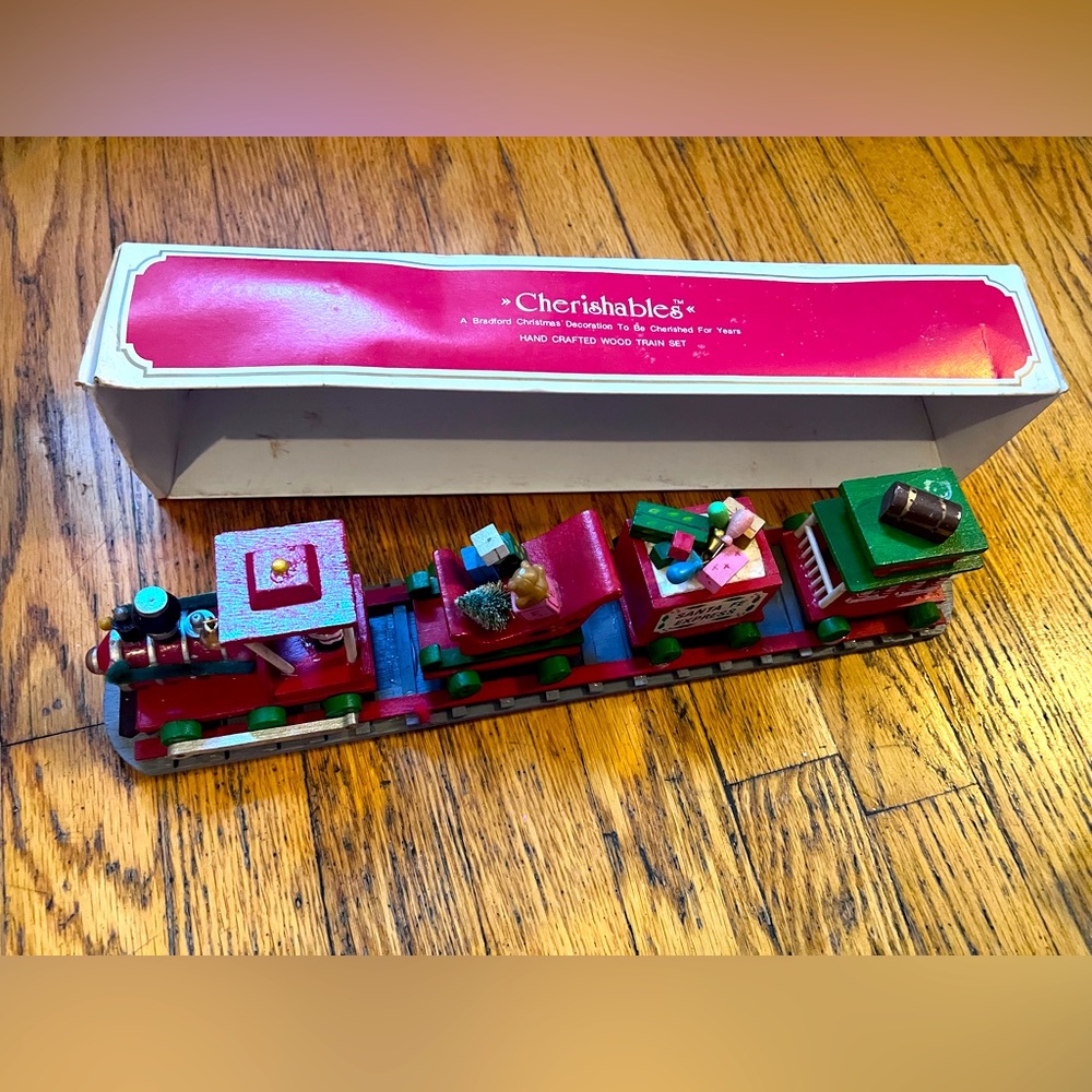 Vintage Cherishables Wooden Santa Train Set 1980’s